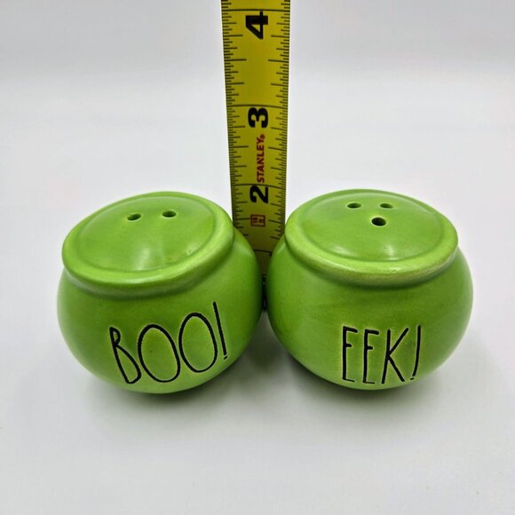 Rae Dunn Halloween Salt And Pepper Shaker Set Caldron Green Eek! Boo! Read - Picture 9 of 9